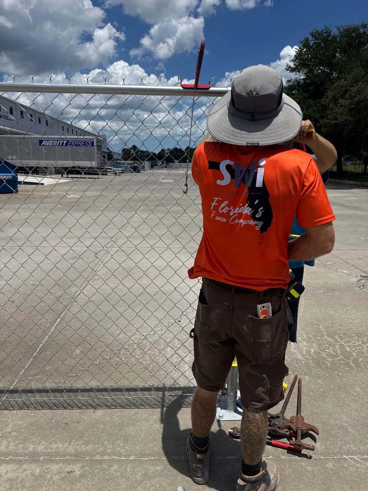 Swi Fence Florida Crew Building Chain Link Fence