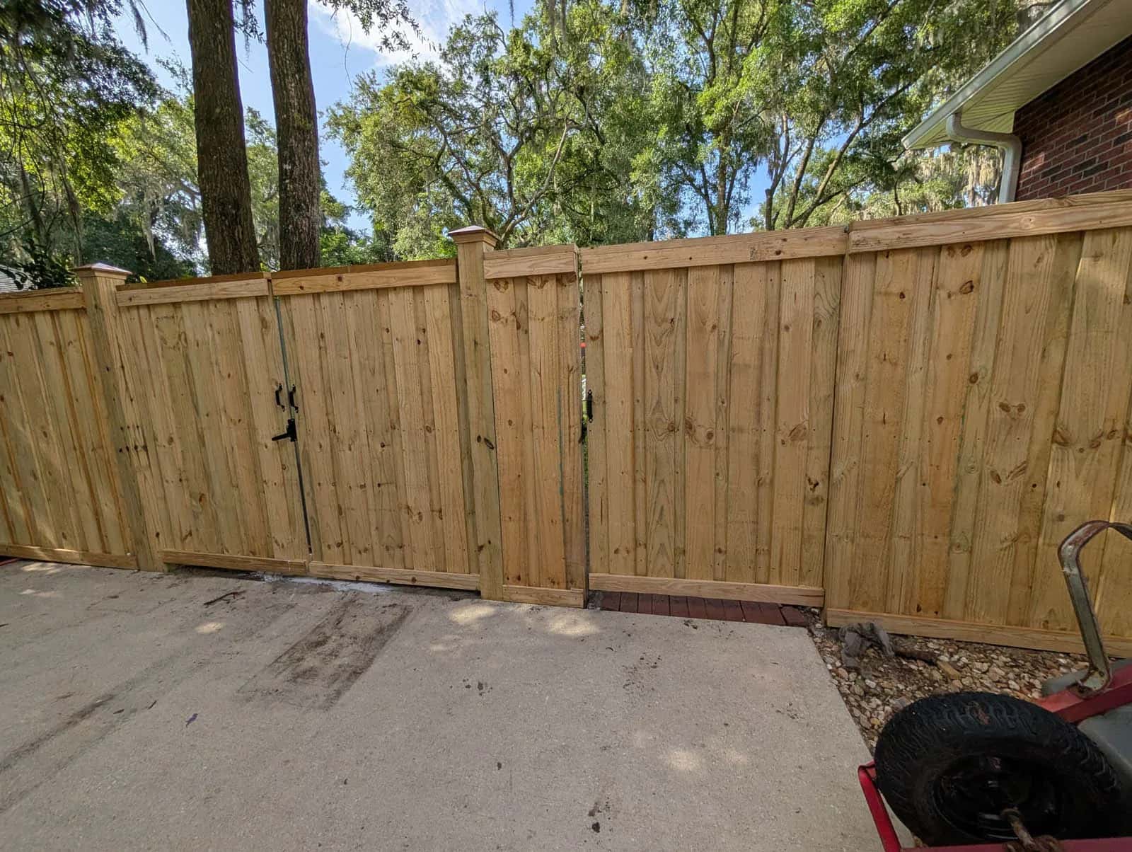 Florida Board On Board Wood Privacy Fence With 2 Gates