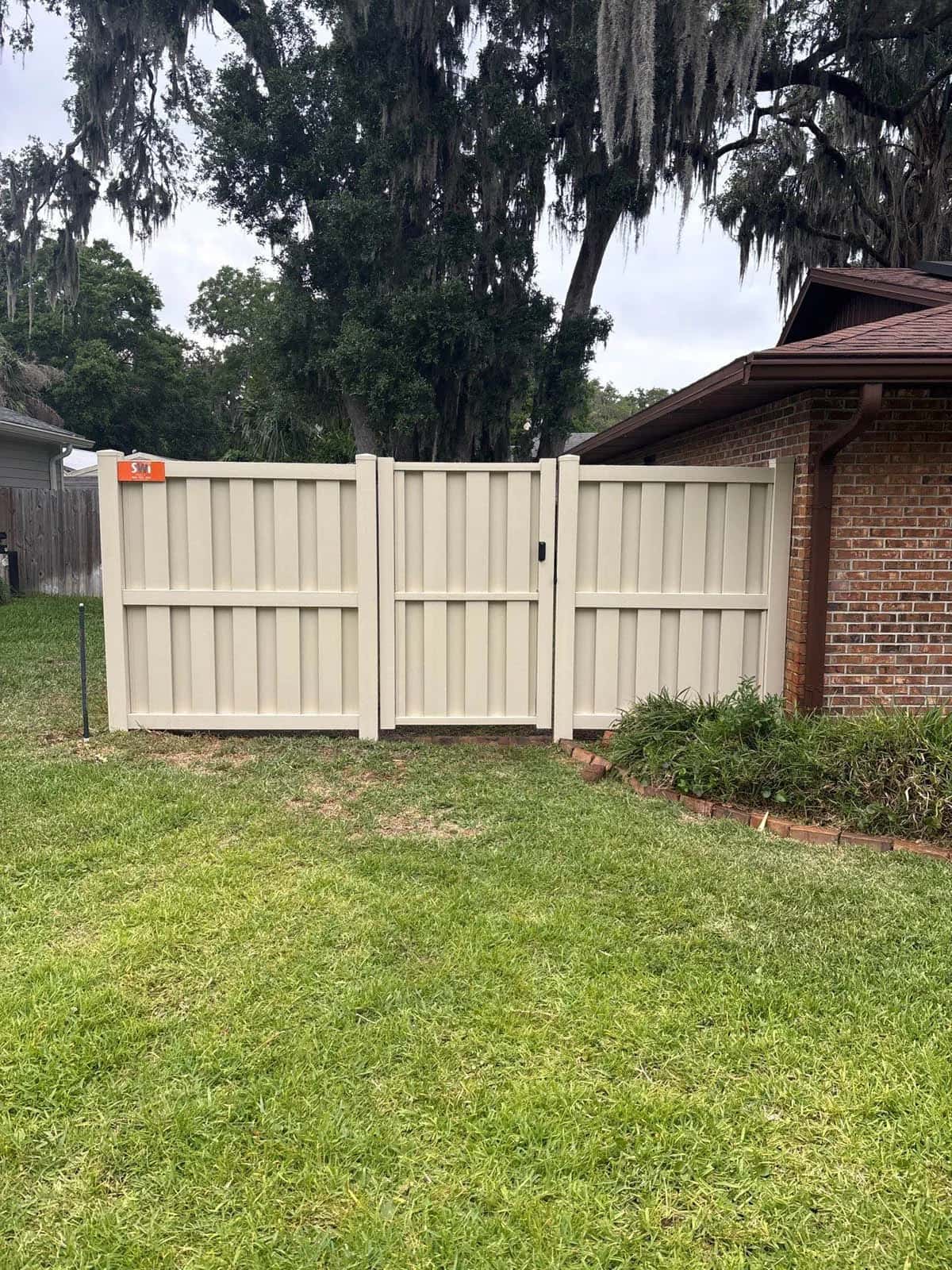Florida Custom Vinyl Shadowbox Privacy Fence