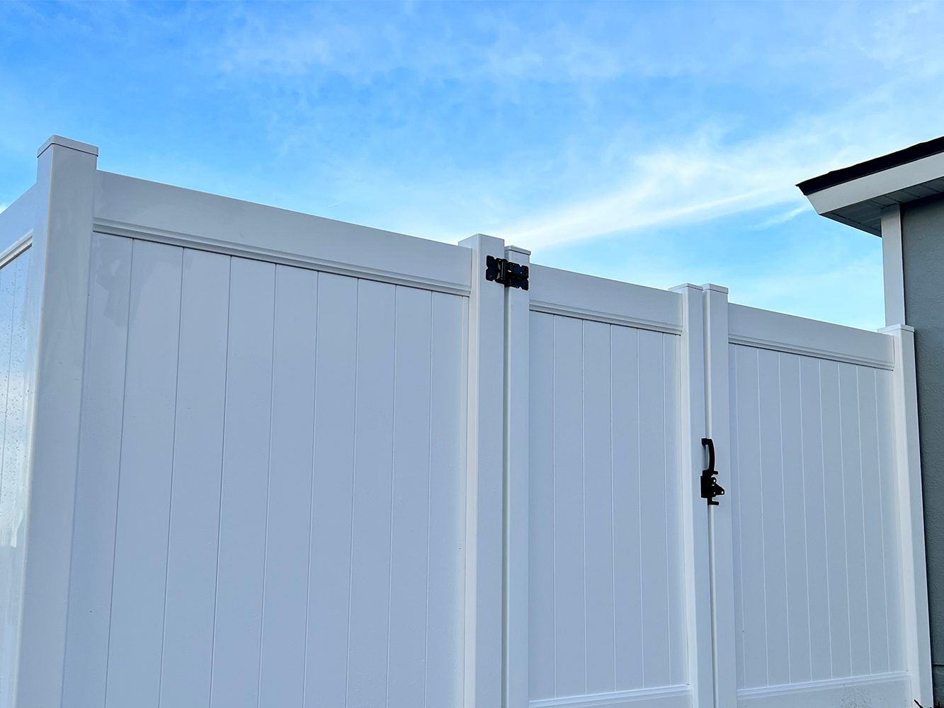 Jacksonville Beach Florida vinyl privacy fencing