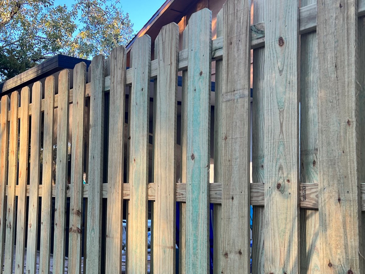 Palm Coast FL Shadowbox style wood fence
