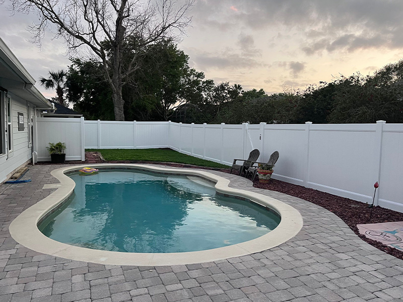 White vinyl pool fence in St. Augustine Florida